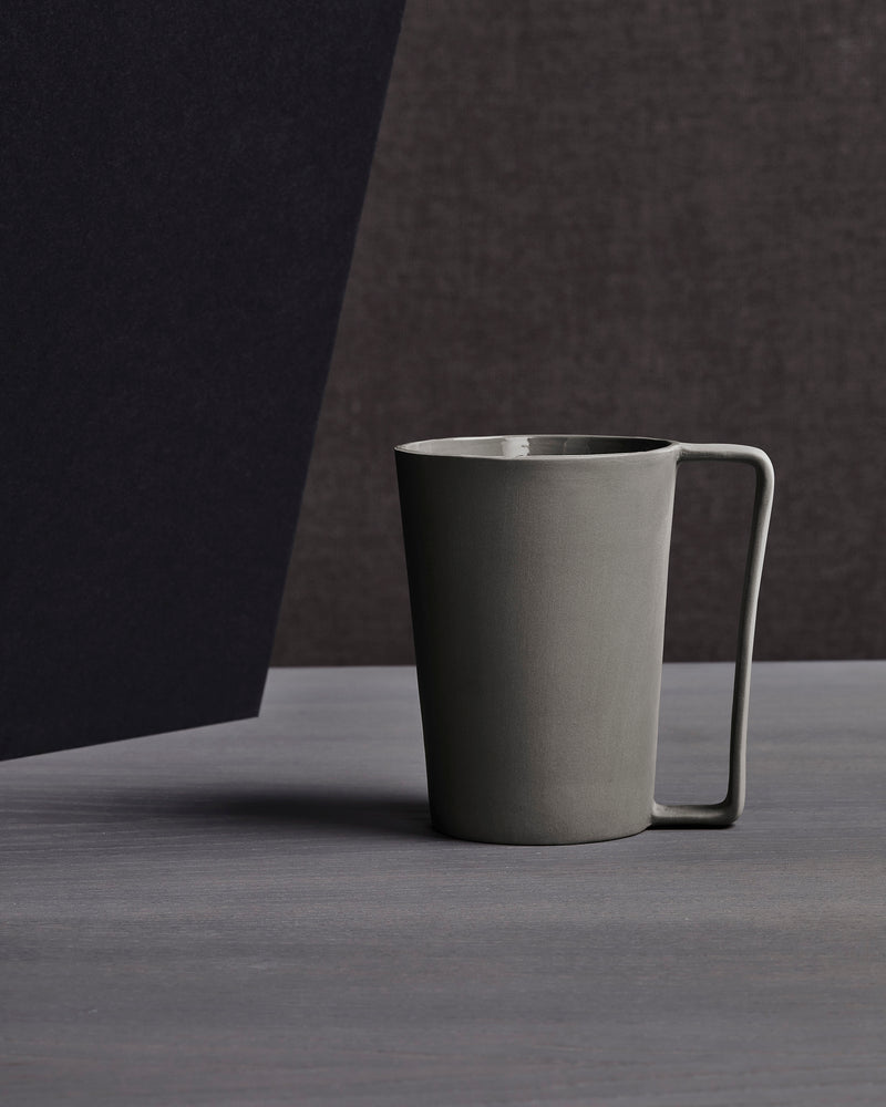 BUTO-MUG_FUMO_01.jpg